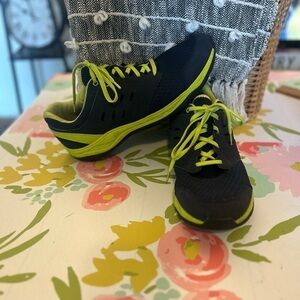 Vionic men's size 10 navy blue and neon, yellow, athletic running shoes
